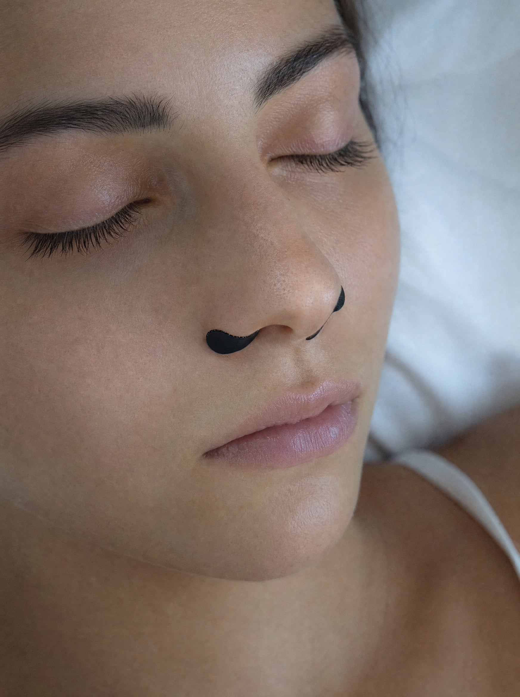 FYROST Zephyr worn on the outside of the nose overnight